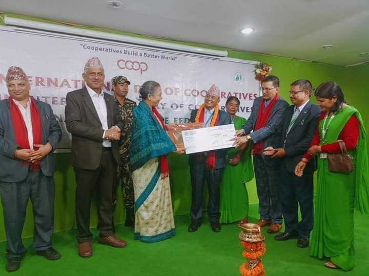 एकता प्रगतीशिल उत्कृष्ट सहकारी व्यवसाय पुरस्कारबाट पुरस्कृत