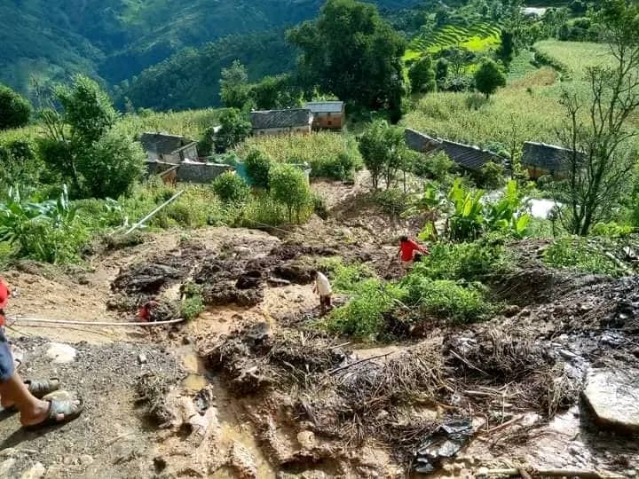 अछामका पहिरो पीडितलाई आर्थिक सहयोग