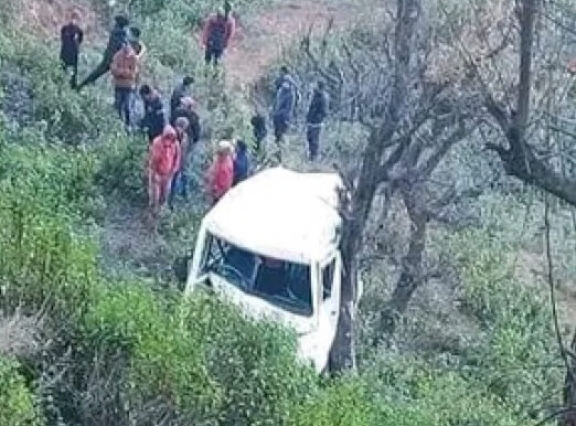 अछाममा हायस दुर्घटना हुँदा चालक घाइते