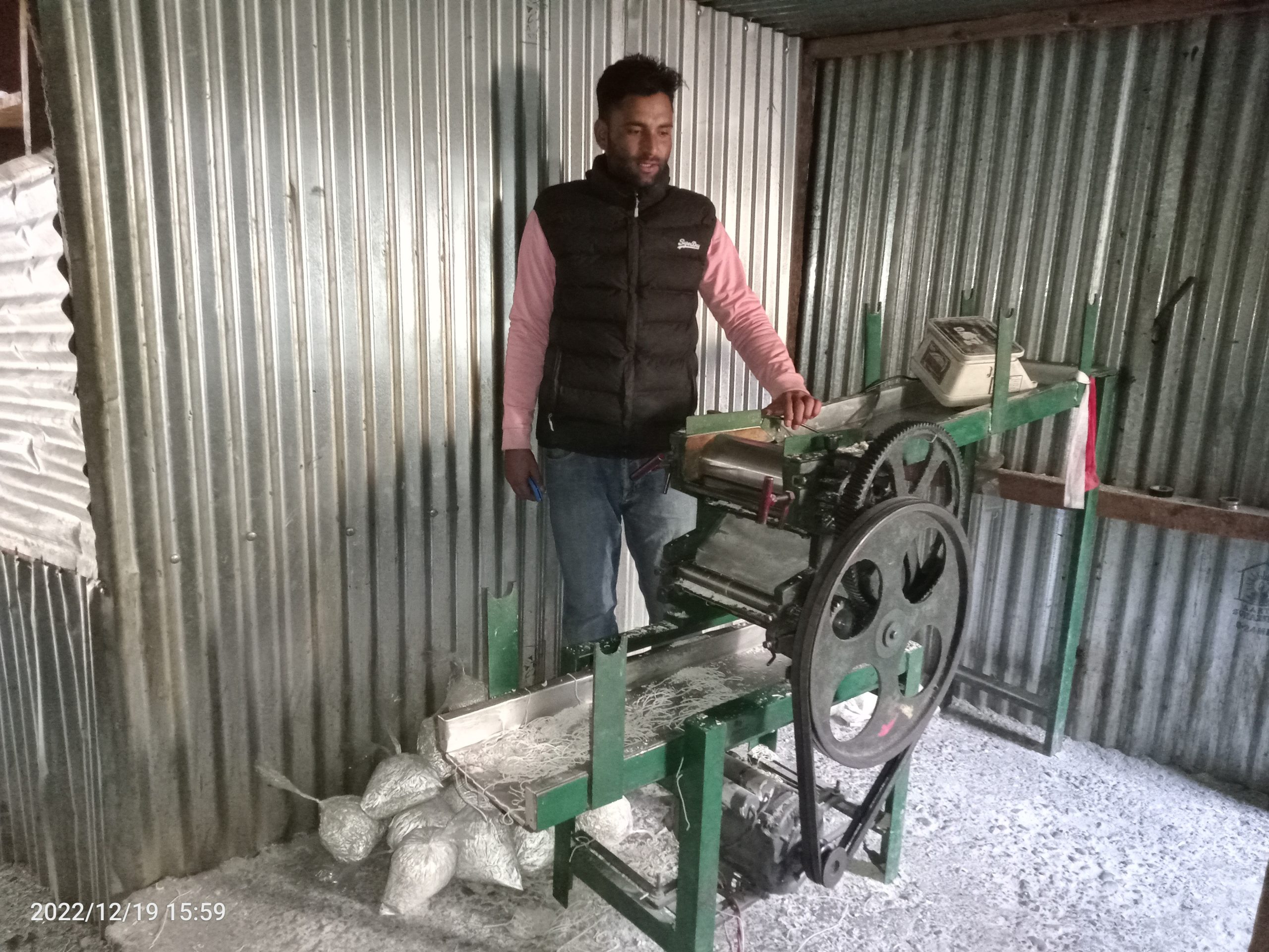 युट्युब हेरेरै उद्यमी बने बझाङका भुवन