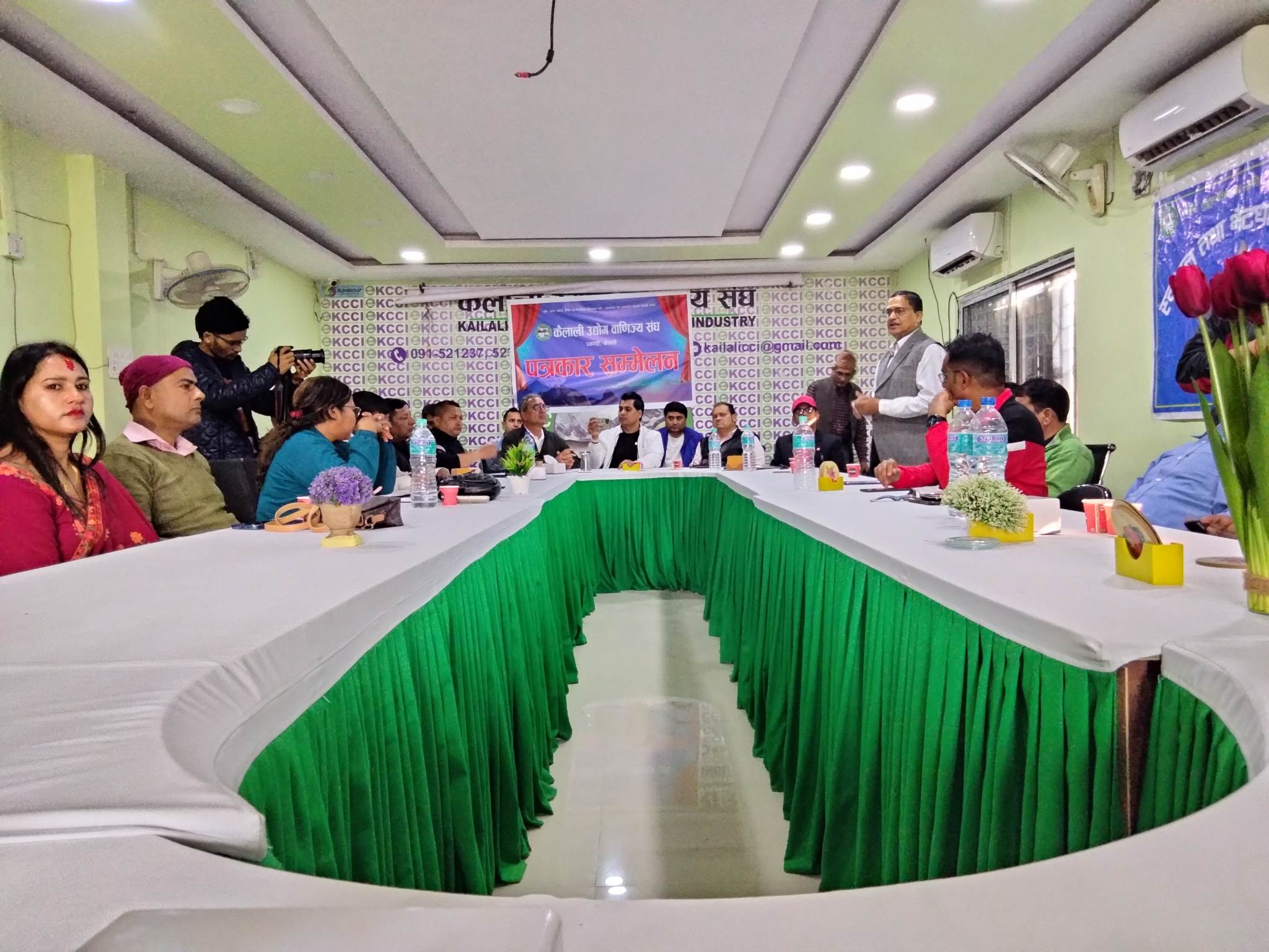 १० वुदे माग राख्दै व्यवसायीले भोलि धनगढीमा विरोध र्‍याली निकाल्ने