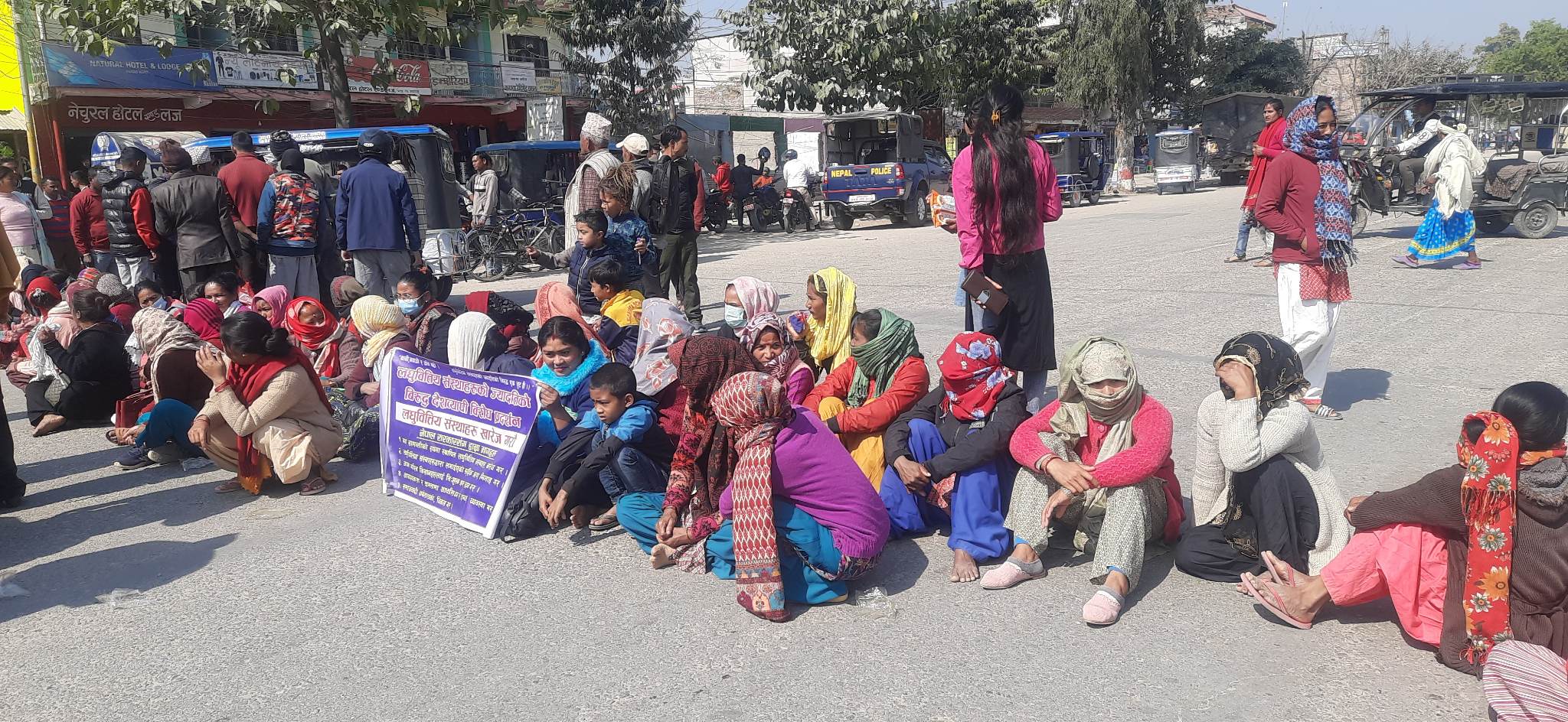 लघुवित्तको ज्यादती विरुद्ध प्रतिकारमा उठ्दै महिला