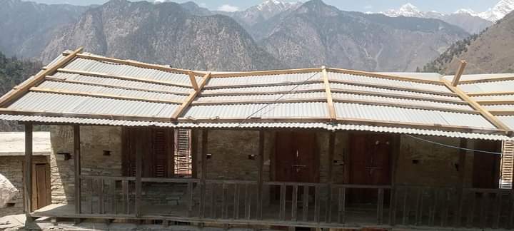 हावाहुरीले बझाङमा विद्यालयको छानो उडायो