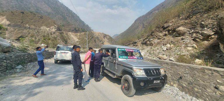 बझाङमा छोटो दुरीमा चल्ने सवारी साधनको भाडा दर तोकियो