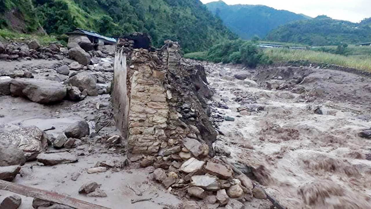 बझाङमा दुई वर्षसम्म बाढी पीडितले पाएनन् राहत