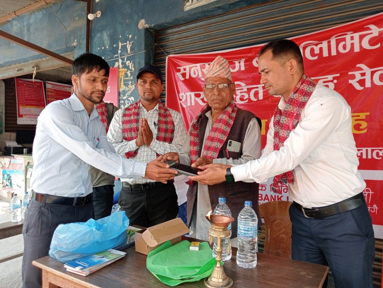 कैलालीको कुचैनीमा सन्राइज बैंकको शाखा रहित सेवा सुरु