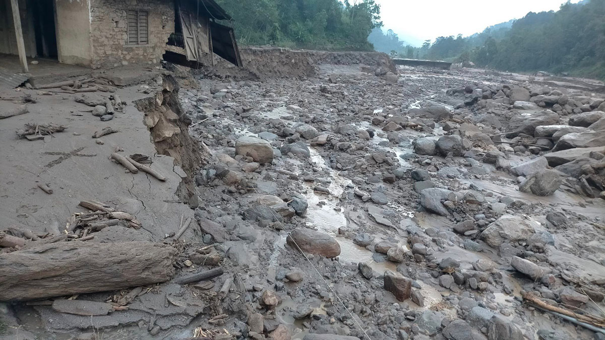 संखुवासभामा बाढी : १ जनाको मृत्यु, हाइड्रोपावरका १७ मजदुर सम्पर्कविहीन