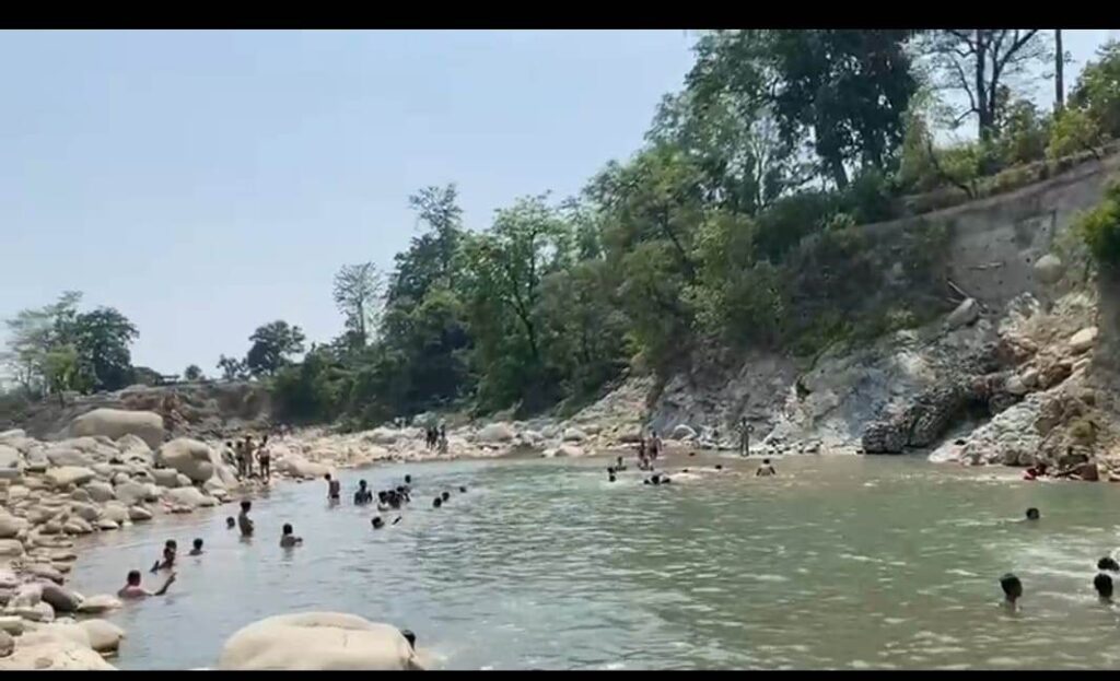 कैलालीको हाटखोलीमा पौडी खेल्ने क्रममा डुबेर एक&hellip;