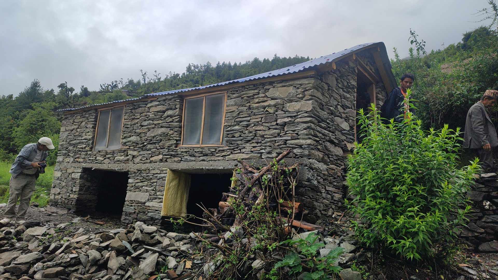 बझाङमा मुख्यमन्त्री कृषि कार्यक्रमद्वारा खोर सहित बाख्रा वितरण