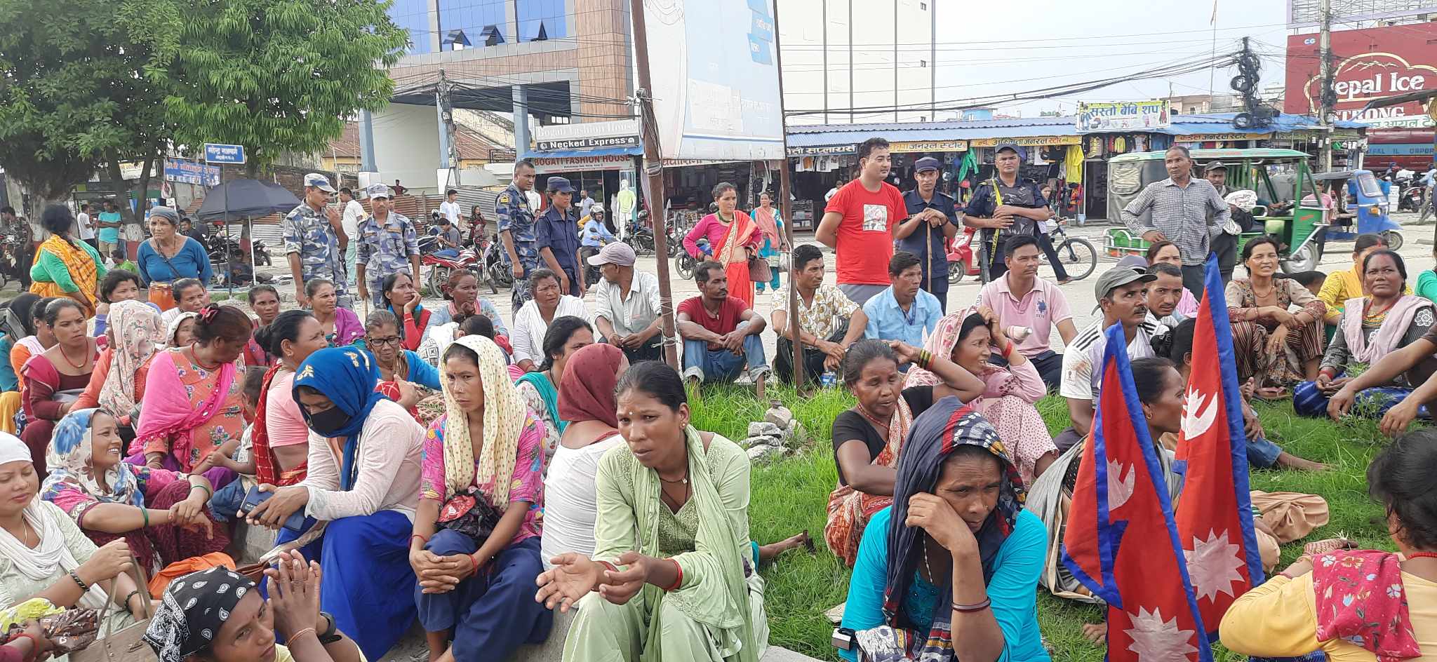 लघुवित्तमा आवद्ध महिलाका पीडै पीडा