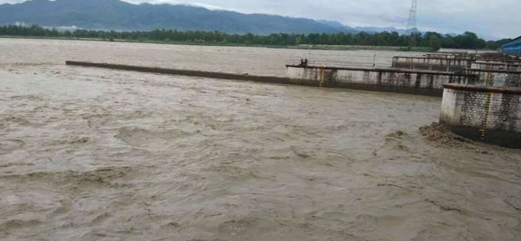 महाकाली नदीमा पानीको बहाव एक लाख क्युसेक…