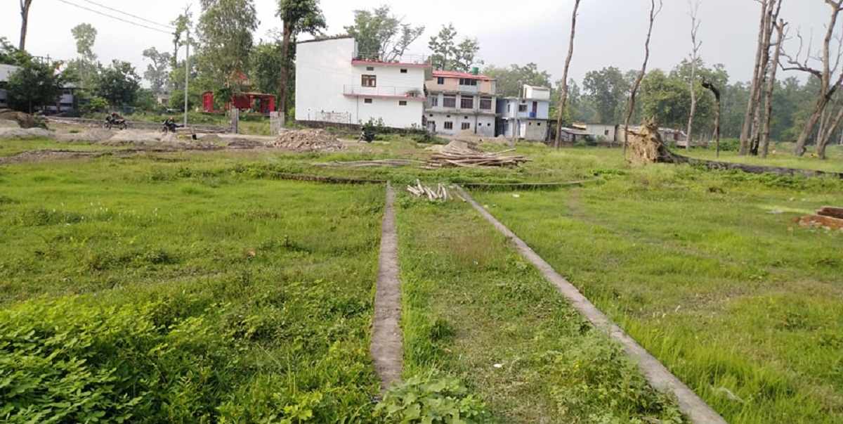 पार्क विनाको अत्तरिया, योजना बने काम भएन