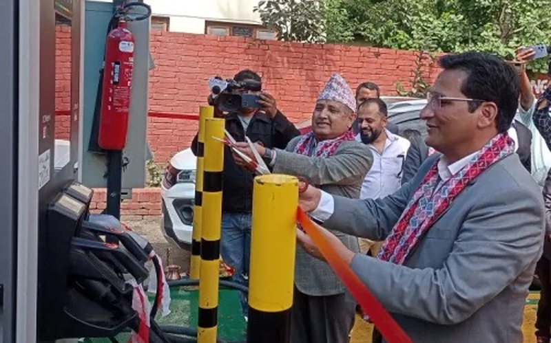 देशभरका ५१ वटा चार्जिङ स्टेसनको एकसाथ उद्घाटन