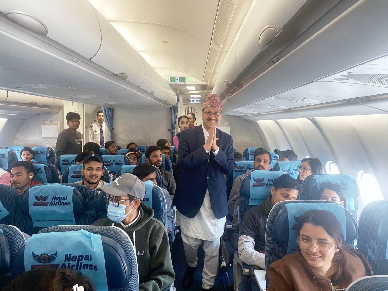इजरायलबाट २५० जना नेपाली विमान चढे