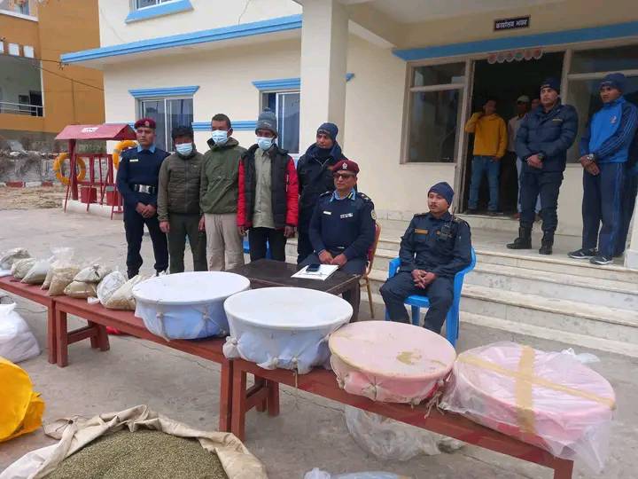 बझाङमा ९१ किलो गाँजा सहित ३ जना पक्राउ