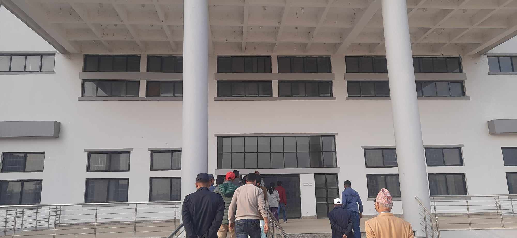 विश्वविद्यालयका भवन जीर्ण बन्ने खतरा