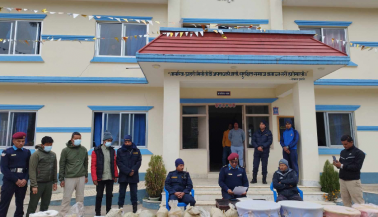 बझाङमा ६ किलो चरेससहित दुई जना पक्राउ