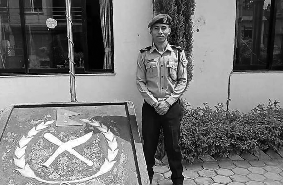 ड्यूटीबाट फर्किरहेका सहायक हवल्दारको प्रहरी भ्यानबाट खसेर मृत्यु