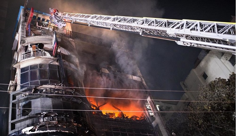 बंगलादेशको एक भवनमा आगलागी, ४४ जनाको मृत्यु