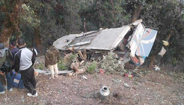 बागलुङमा बस दुर्घटना हुँदा कम्तीमा ६ जनाको मृत्यु, २५ जना घाइते