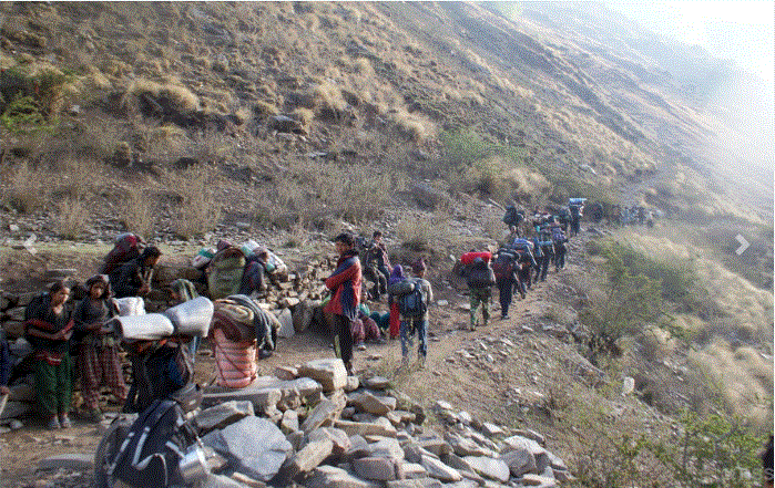 विद्यार्थी यार्चा टिप्न हिँडेपछि बझाङका ४ दर्जनभन्दा बढी विद्यालय बन्द