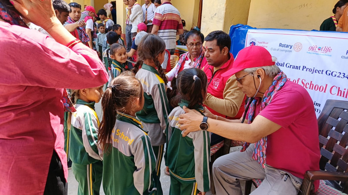 बाजुरामा विद्यार्थीहरुको मुटुरोग परीक्षण : ४१ लाई मुटुरोगको समस्या