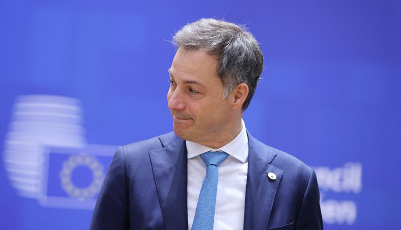 ‘ईयू’ चुनावमा आफ्नो दल हारेपछि बेल्जियमका प्रधानमन्त्रीले दिए राजीनामा