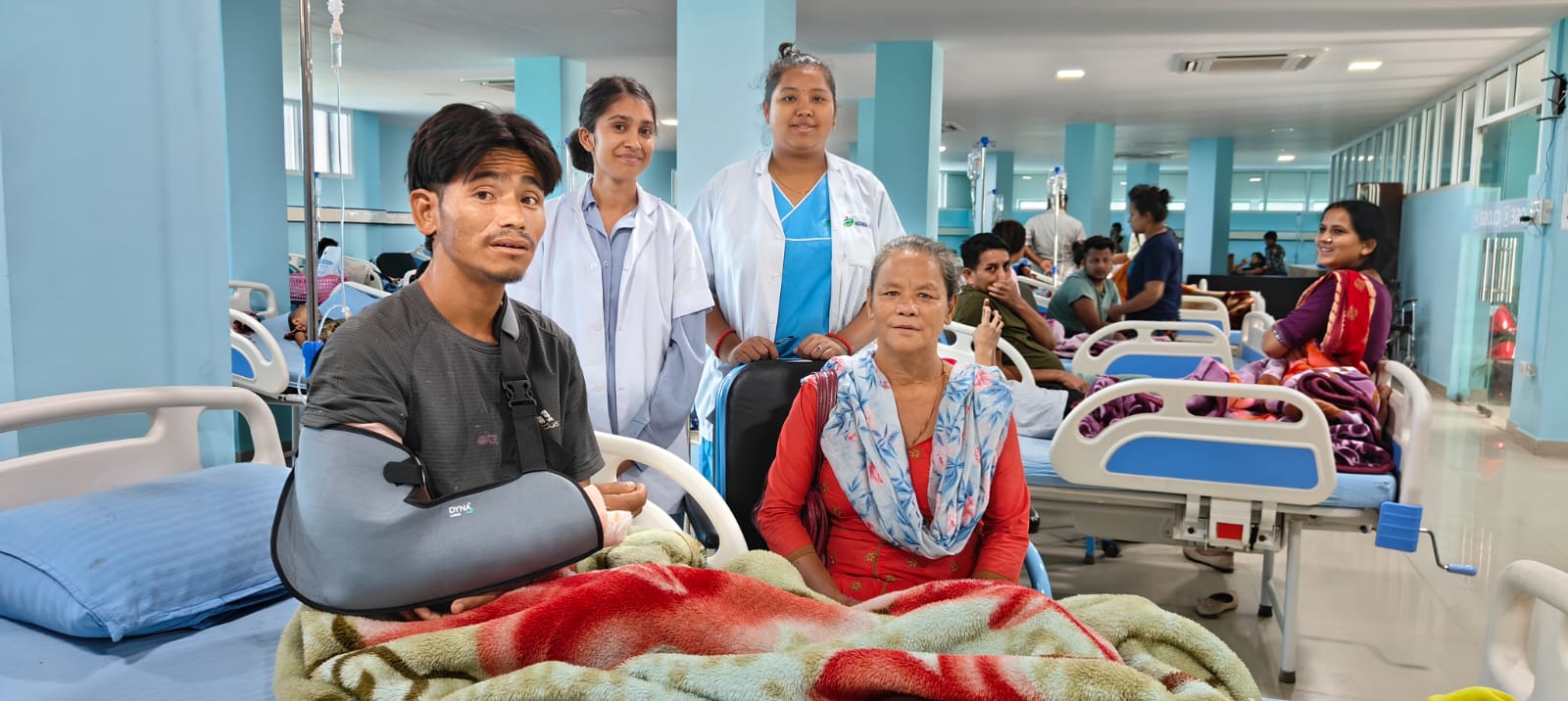 निसर्ग हस्पिटलले ग-यो आर्थिक अभाव भएका गोपालको निःशुल्क उपचार