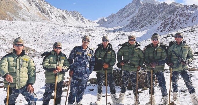 सशस्त्र प्रहरी बलसहितको टोली कोरोनापछि पहिलो पटक पुग्यो उरै नाका