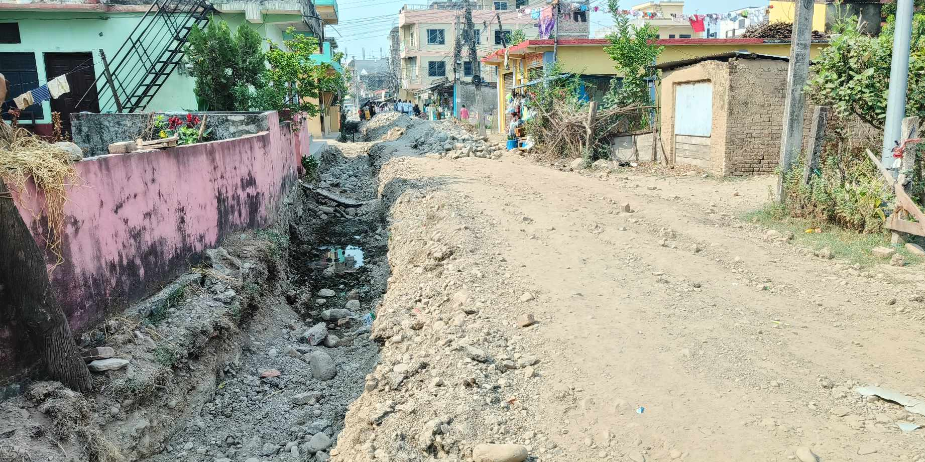 अत्तरियामा नाला निर्माणमा विवाद हुँदा योजना कार्यान्वयनमा अन्योल