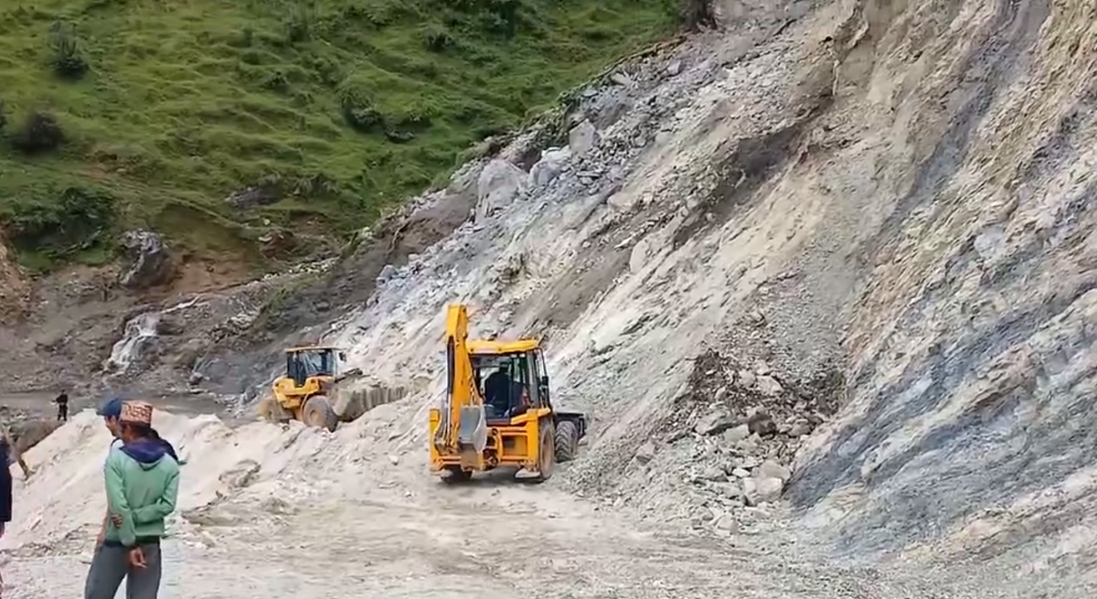 बझाङमा अवरुद्ध जयपृथ्वी राजमार्ग अझै सुचारु भएन 