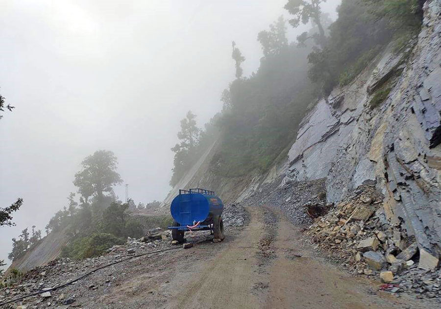 बझाङमा पहिरोले अवरुद्ध जयपृथ्वी राजमार्ग सुचारु
