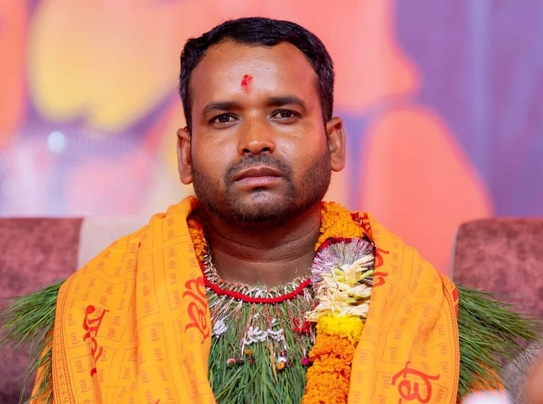 कोटीहोम महायज्ञमा बैतडीका आचार्य कृष्ण दमाइले दिए प्रवचन