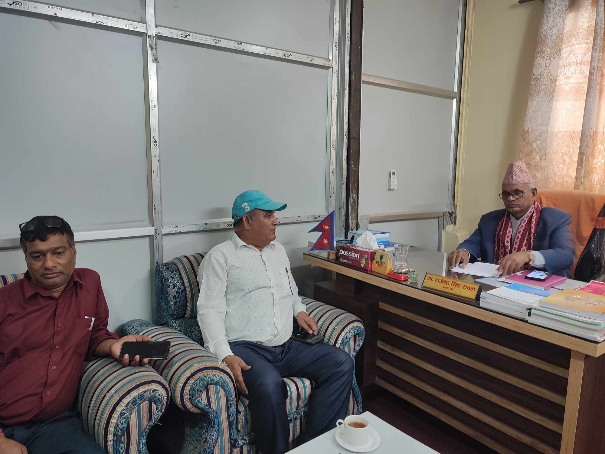 कञ्चनपुरका शिक्षकहरुले पूर्वमुख्यमन्त्री रावललाई भने, ‘शैक्षिक तालिम केन्द्र सञ्चालनमा ल्याइयोस’