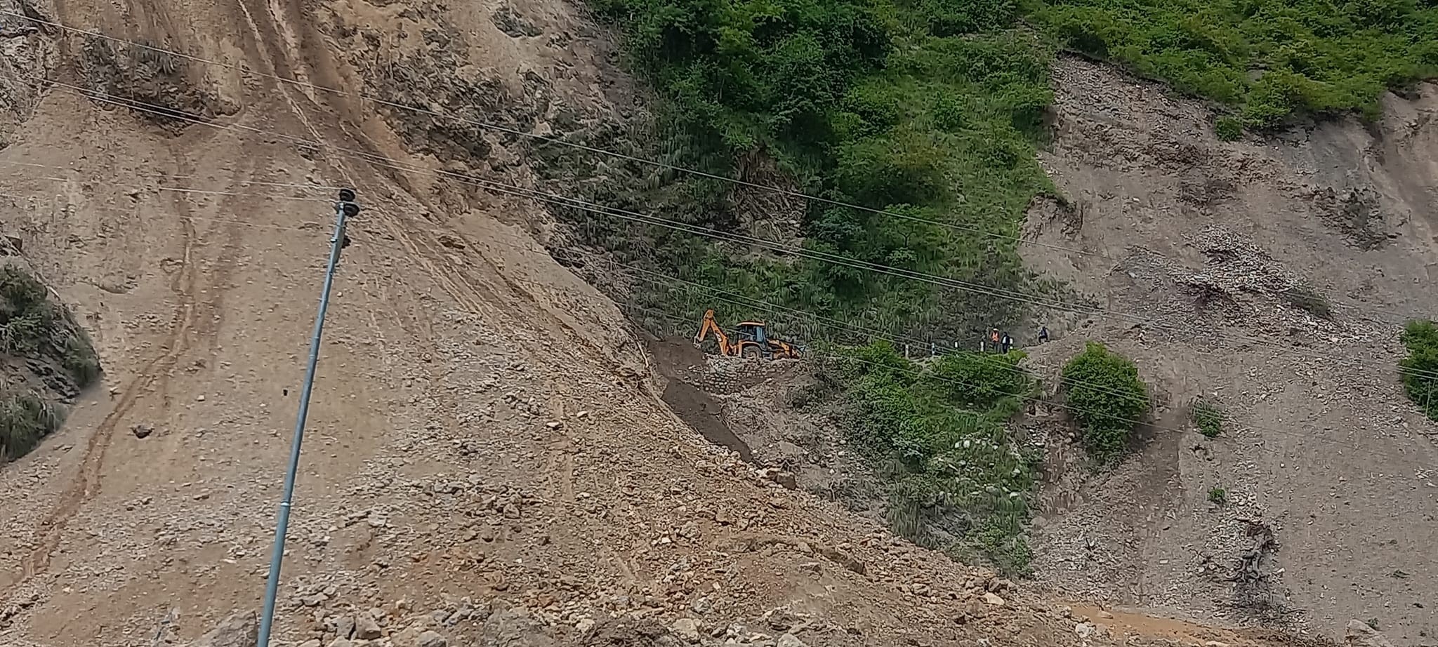 बझाङको जयपृथ्वी राजमार्ग ५ दिनपछि खुल्यो