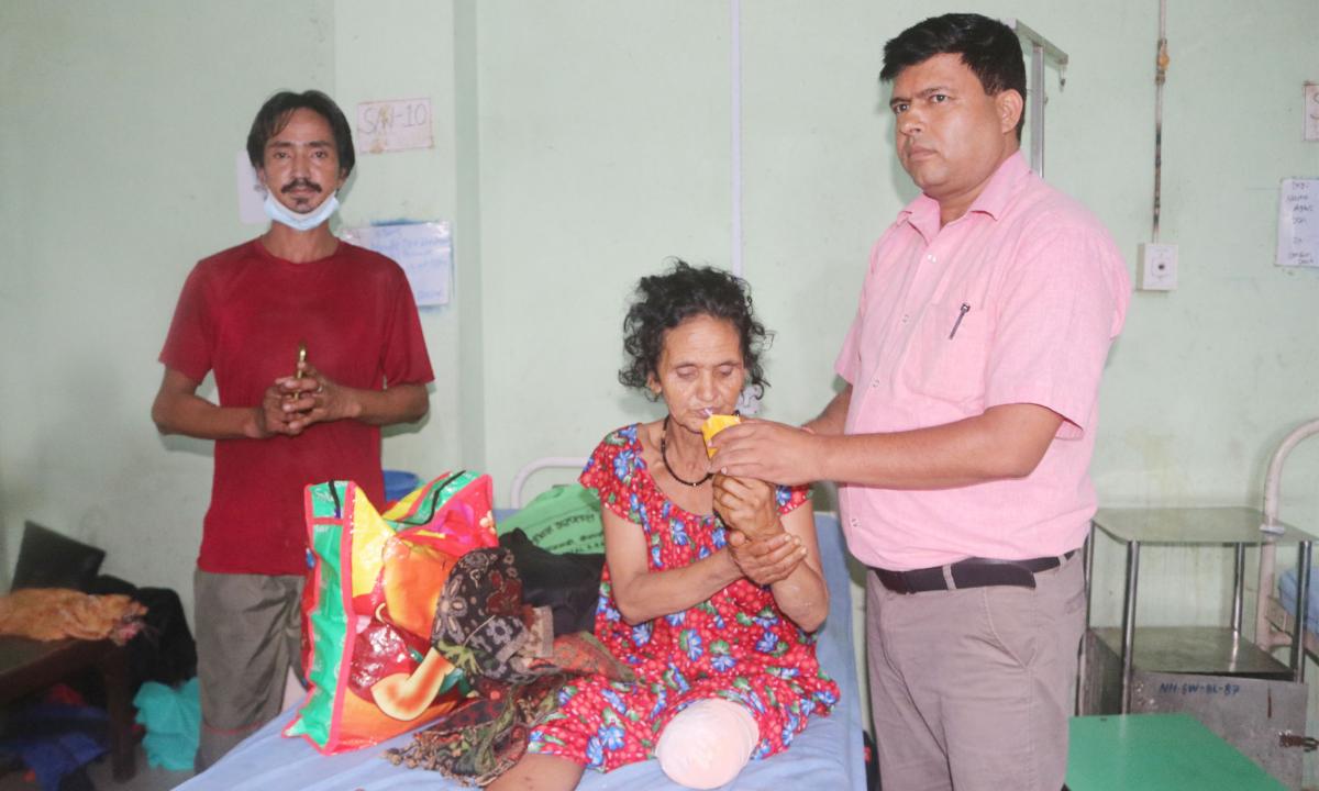 एकल महिलाको २ लाख उपचार खर्च मिनाहा