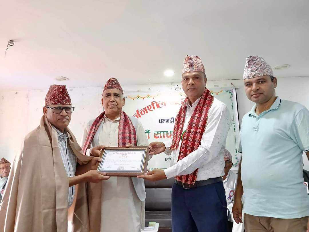 ऐश्वर्यका प्राचार्य ओझा सम्मानित