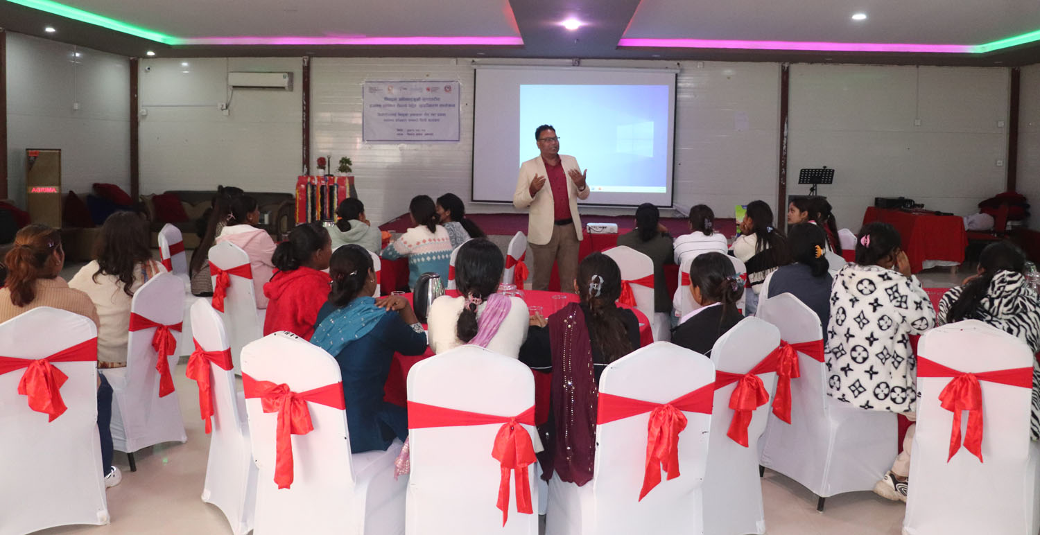 गोदावरीका किशोरीहरूलाई विपद्मा प्रजनन स्वास्थ्य अधिकारका सम्बन्धी पैरवी गरिदैं