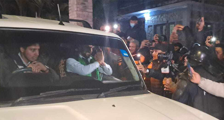 प्रहरी हिरासतबाट छुटे रवि लामिछाने