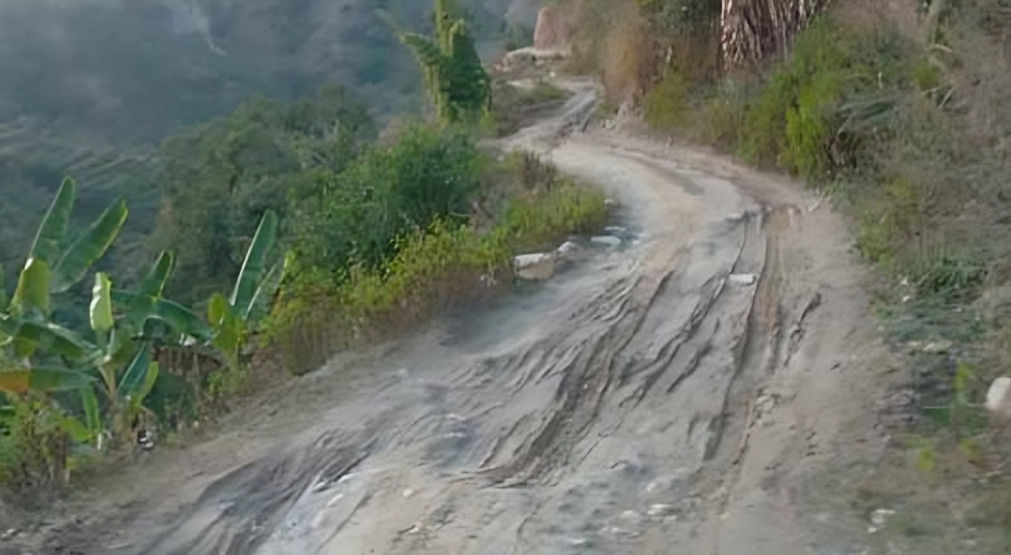 गैरा गाखेत जोड्ने सडक स्तरोन्नतिमा ढिलाई