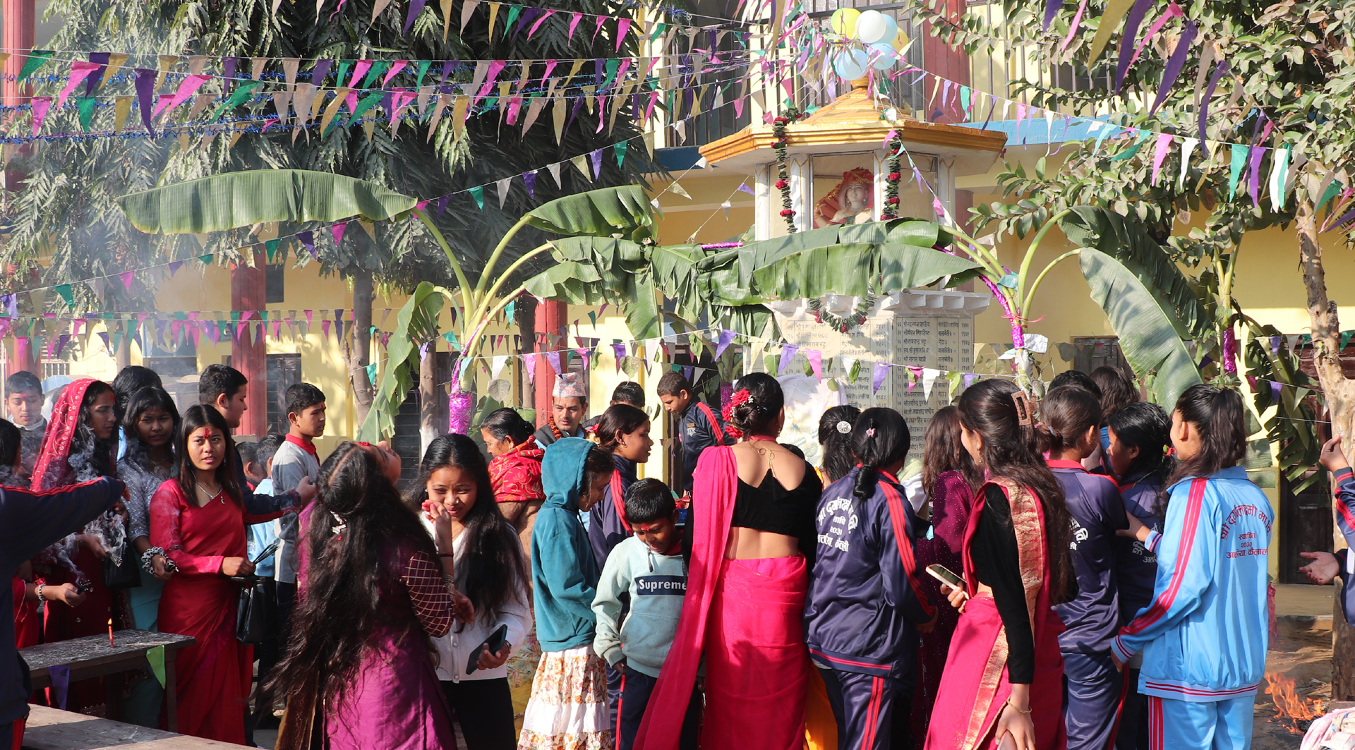 यसरी मनाए अत्तरियाका शैक्षिक संस्थाहरूले सरस्वती पूजा (भिडियो)