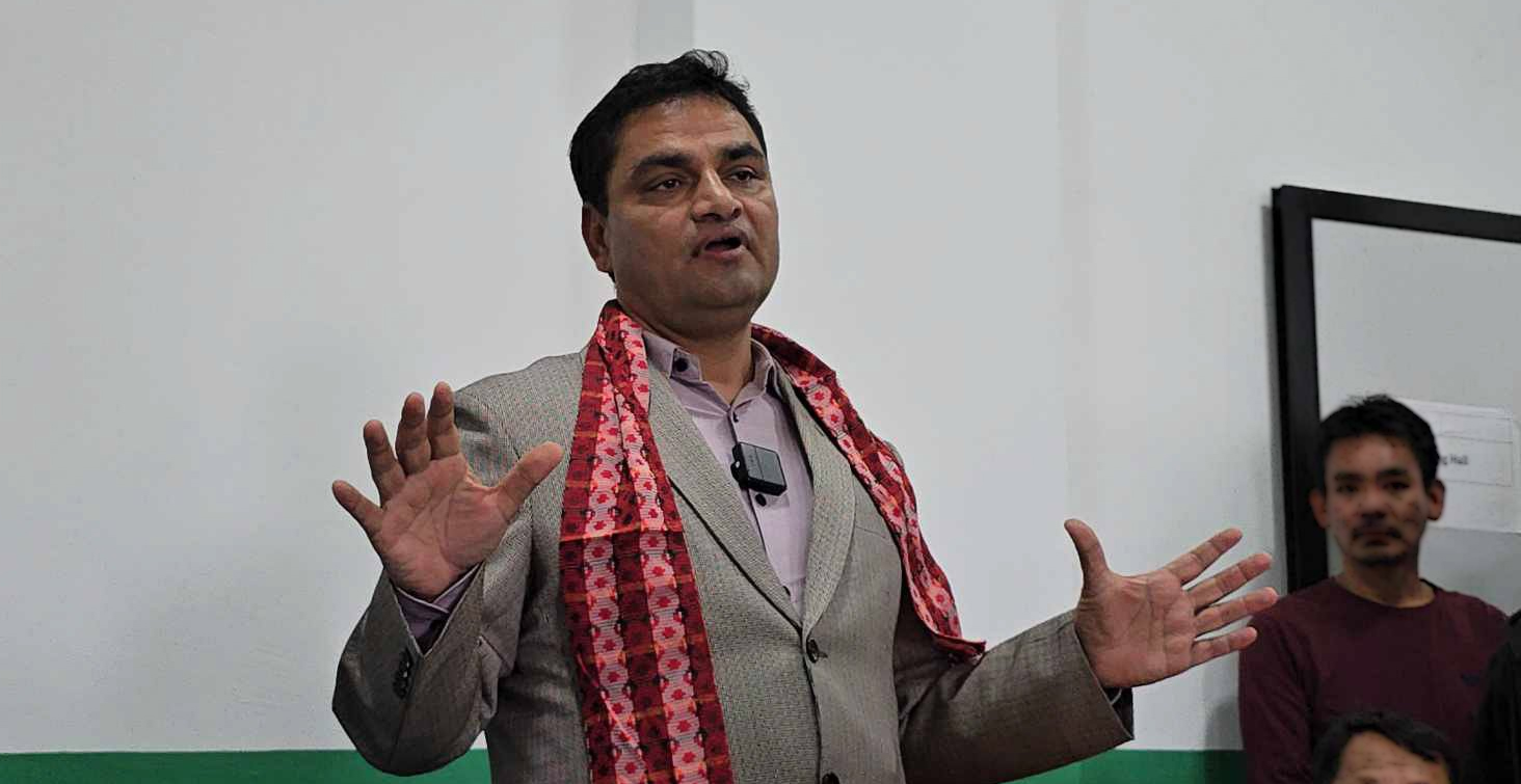 स्वास्थ्य बिमाको विद्यमान प्रणाली राज्यले धान्न सक्दैन : स्वास्थ्यमन्त्री पौडेल