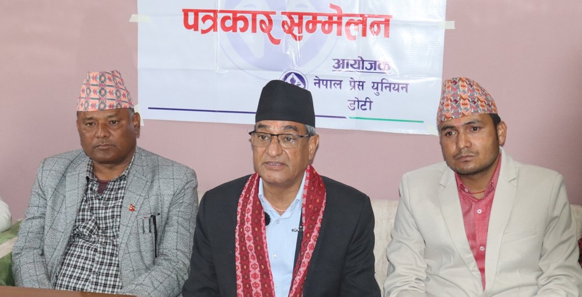 गणतन्त्रको विकल्प राजतन्त्र हुँदैन : गृहमन्त्री लेखक