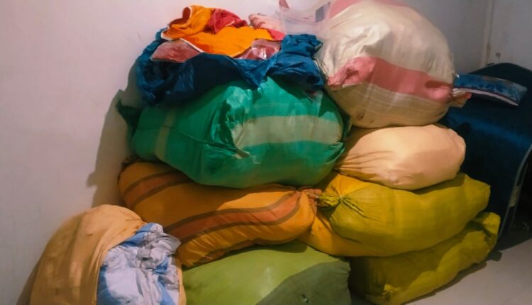 कैलालीबाट ३ लाख बढीको अवैध सामान बरामद 