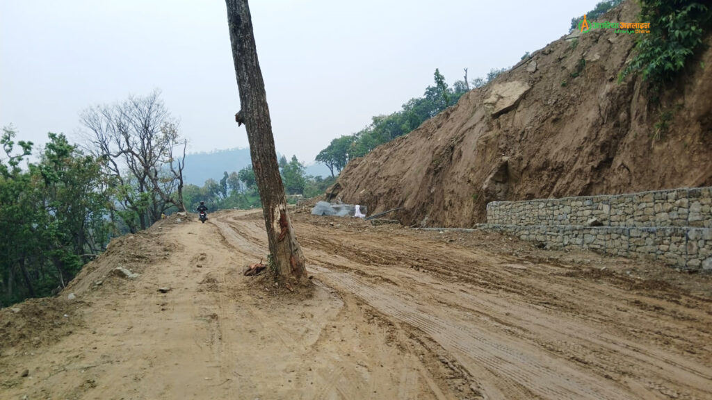 सुदूरपश्चिमका पहाडी जिल्लामा सवारीसाधन सञ्चालनमा रोक