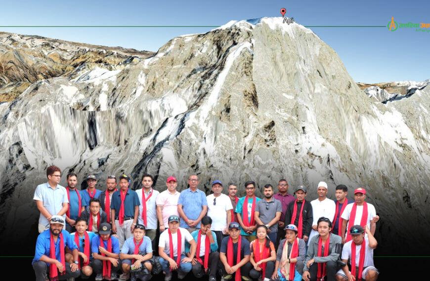 एकै पटक १३ जनाले अपि र २० जनाले ल्हायुल हिमाल चढ्दै 