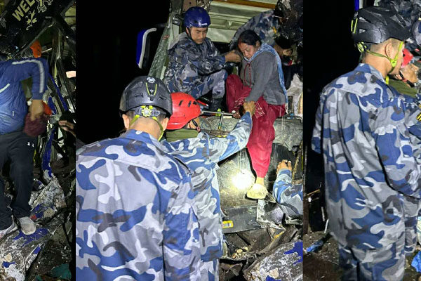 बस र ट्रक ठोक्किँदा ३३ जना घाइते