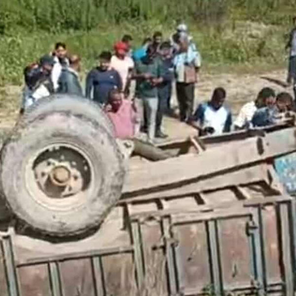 कैलालीमा ट्याक्टर दुर्घटना हुँदा तीन जनाको मृत्यु