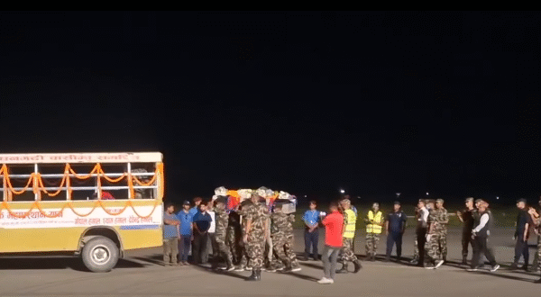 विपिनको शव धनगढी विमानस्थलमा परिवारको जिम्मा लगाइयो