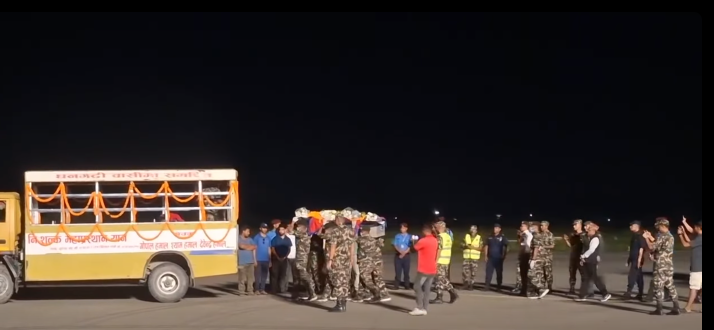 विपिनको शव धनगढी विमानस्थलमा परिवारको जिम्मा लगाइयो